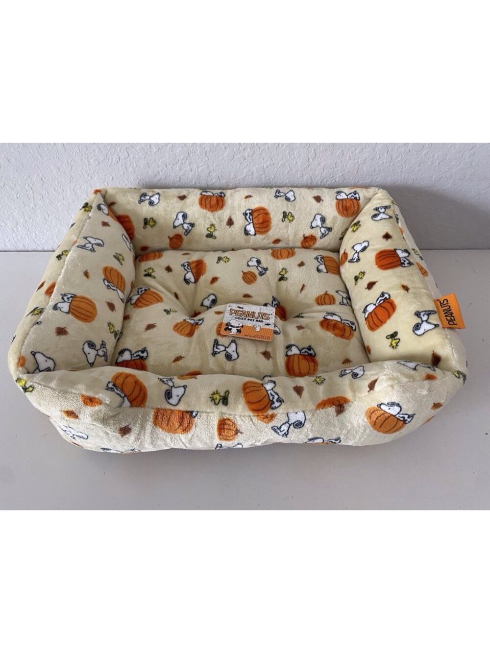 Peanuts Snoopy Woodstock Small Dog Cozy Pet Bed Halloween Pumpkin 20 X 16 X 6”